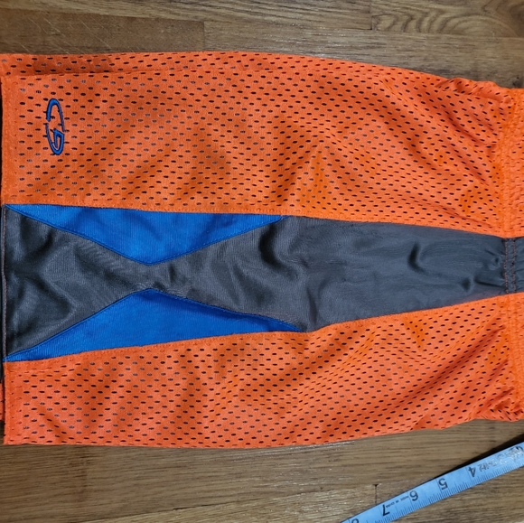 8/$12 Boys reversible mesh shorts - Picture 5 of 9